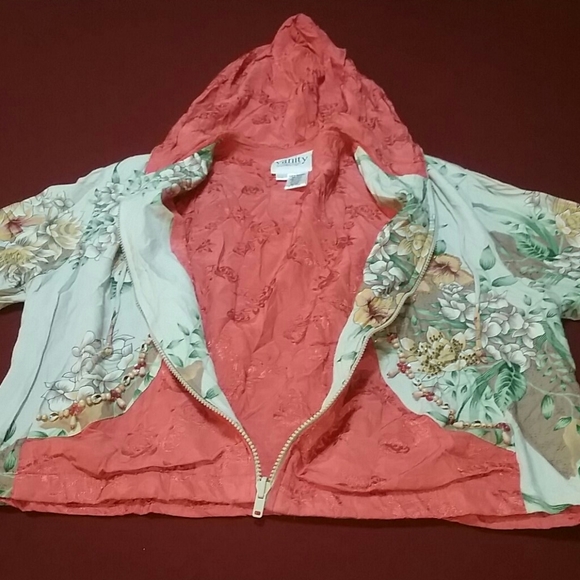 Vanity Collection hooded blouse - Picture 9 of 15